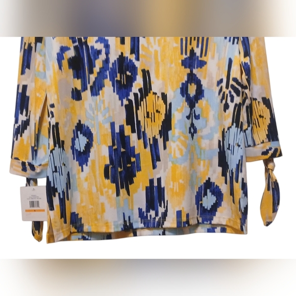 Ellen Tracy - NWT, Multi Colored Blouse, Gold Logo In Round Neck, 3/4 Sleeve W/ - Picture 11 of 11